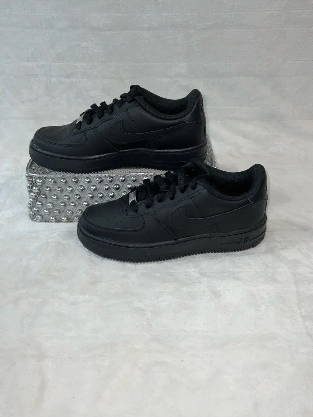 Nike Air Force 1 Low LE Triple Black Sz 4Y/Women’s 5.5 FV5951-001